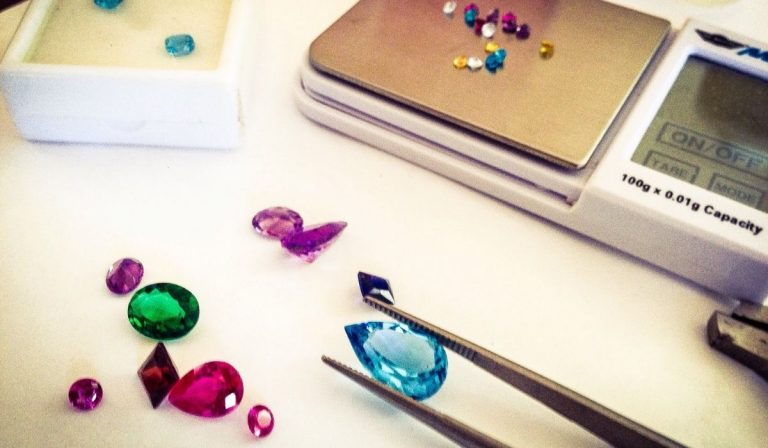 How to Make Jewelry With Loose Gemstones (Ultimate Guide!)