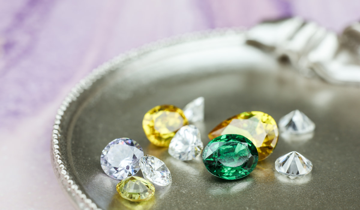 How to Tell If a Stone is a Crystal? (7 Ways to Identify) Hazel and Herb