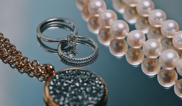 Can You Clean Jewelry with Apple Cider Vinegar? (Solved!)